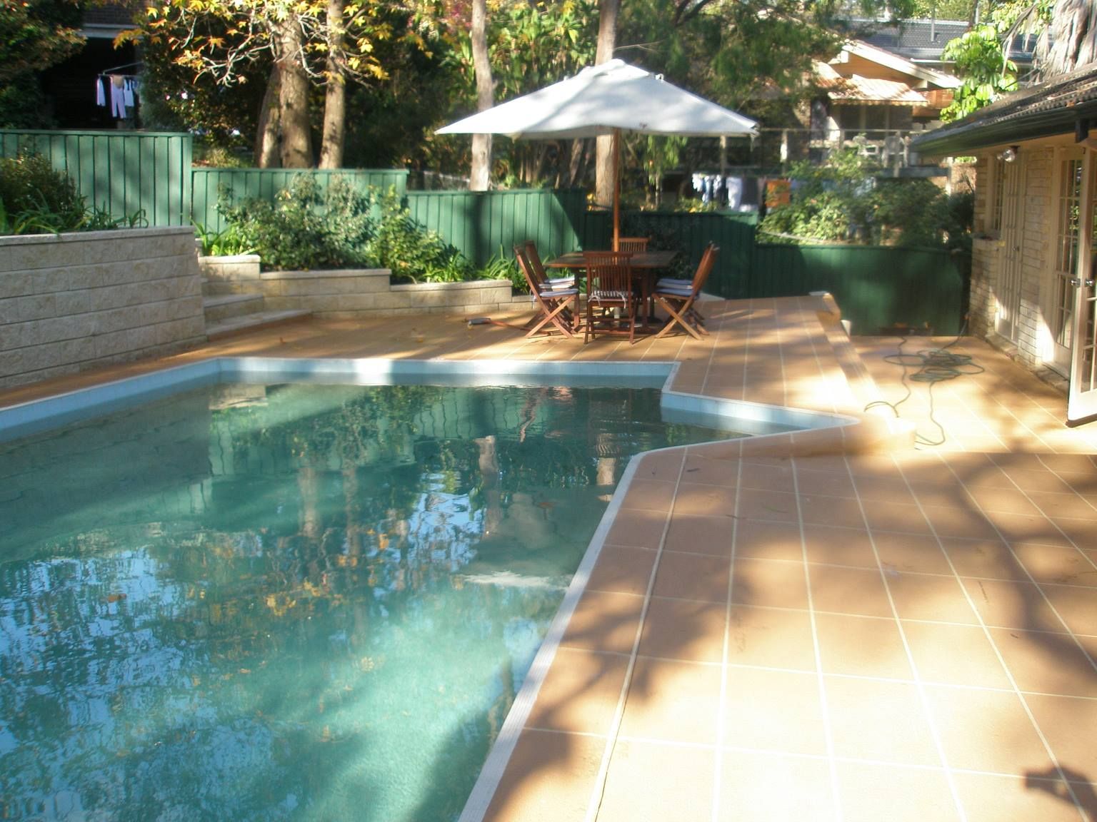 Resurfacing pool surrounds St Ives